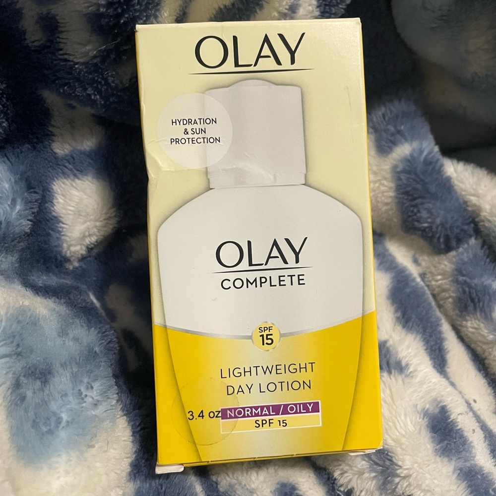 NWT Olay Complete Daily Moisturizer Hydration + Sun Protection NEW IN BOX